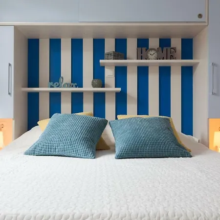 Relax מאקרסקה